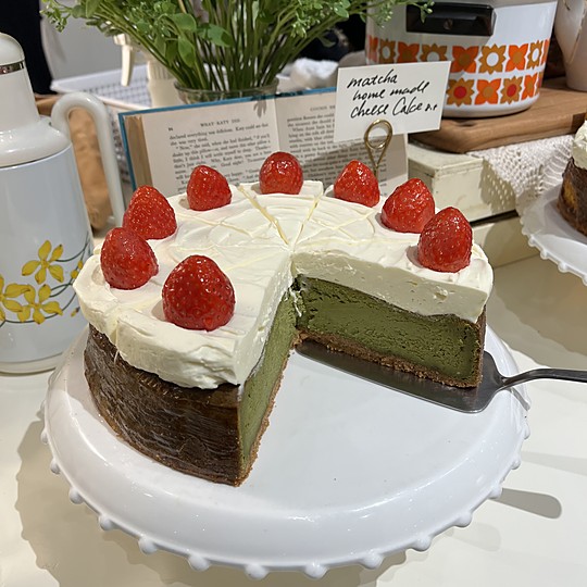 café Layered 더현대서울점 디테일